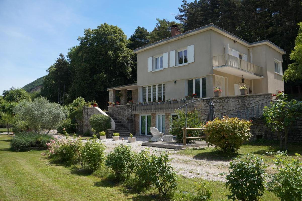 A L'Oree Du Bois - Chambres D'Hotes Hostun Exterior photo